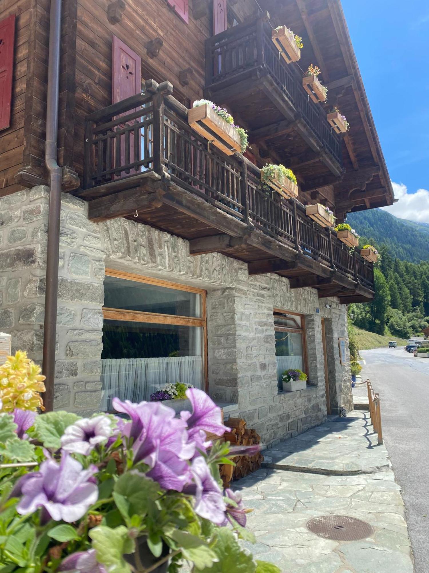 La Bergere Hotel Ayer Kültér fotó